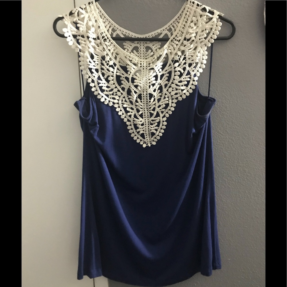 Cute lacy top size XL